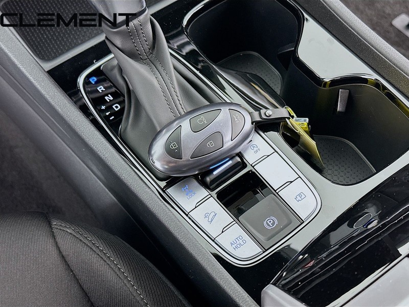 Hyundai Tucson Vehicle Full-screen Gallery Image 24