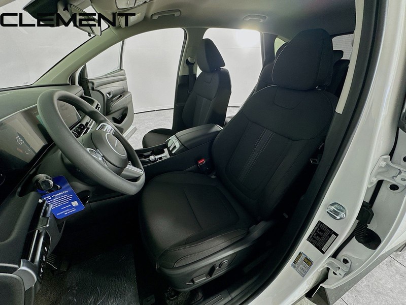 Hyundai Tucson Vehicle Full-screen Gallery Image 29