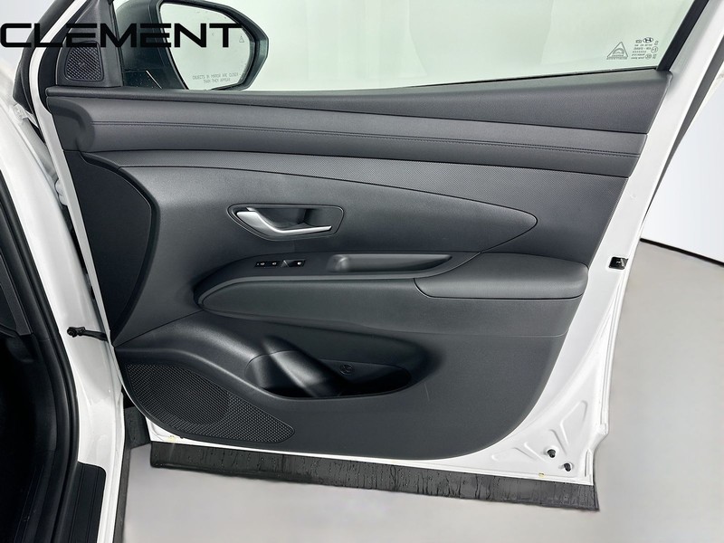 Hyundai Tucson Vehicle Full-screen Gallery Image 35