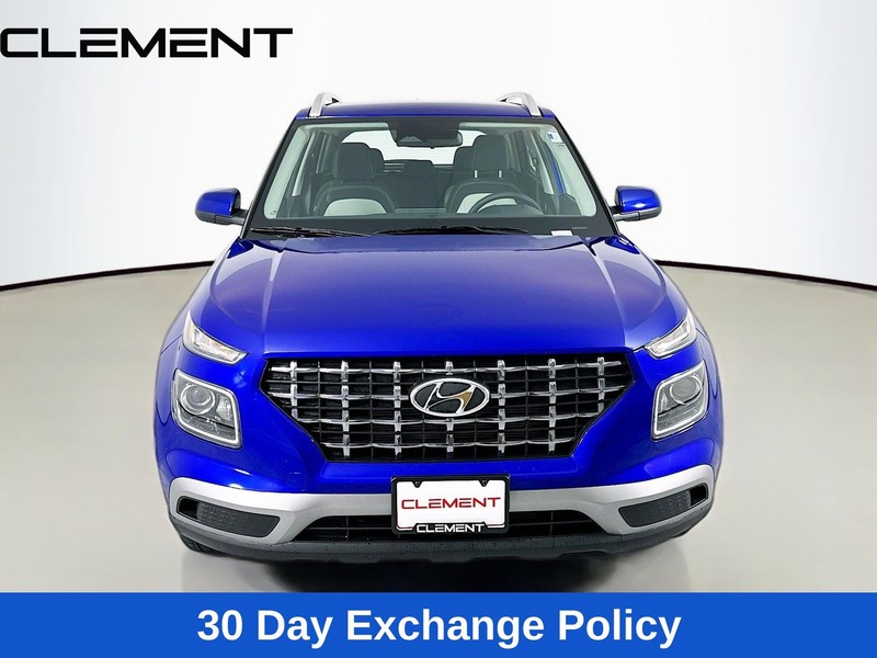 Hyundai Venue Vehicle Full-screen Gallery Image 3