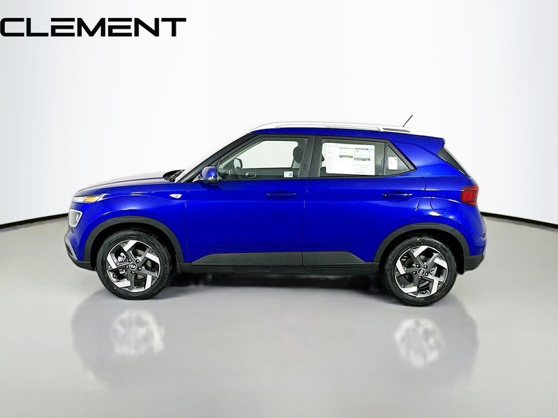 Hyundai Venue Vehicle Full-screen Gallery Image 6