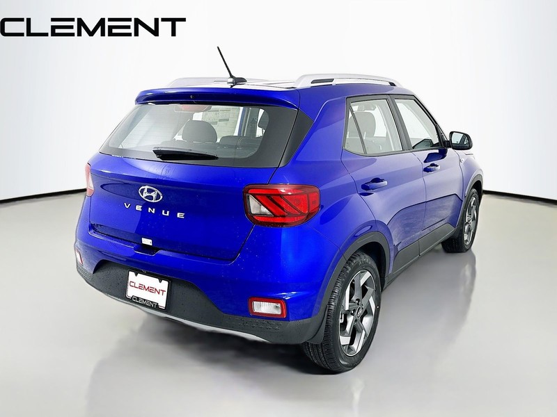 Hyundai Venue Vehicle Full-screen Gallery Image 7