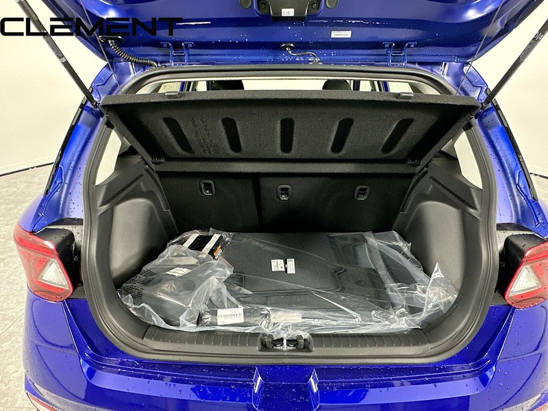 Hyundai Venue Vehicle Full-screen Gallery Image 11
