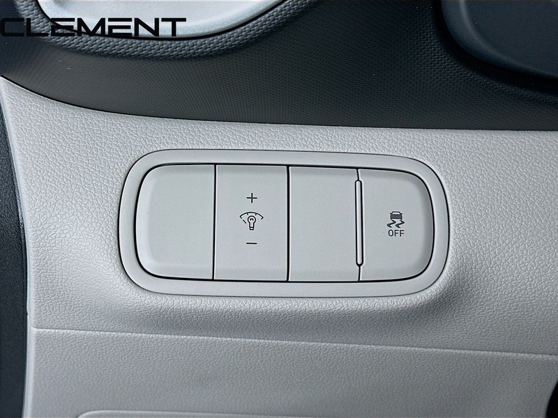 Hyundai Venue Vehicle Full-screen Gallery Image 13