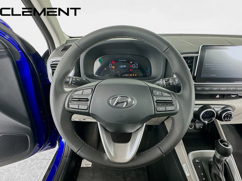 Hyundai Venue Vehicle Full-screen Gallery Image 14