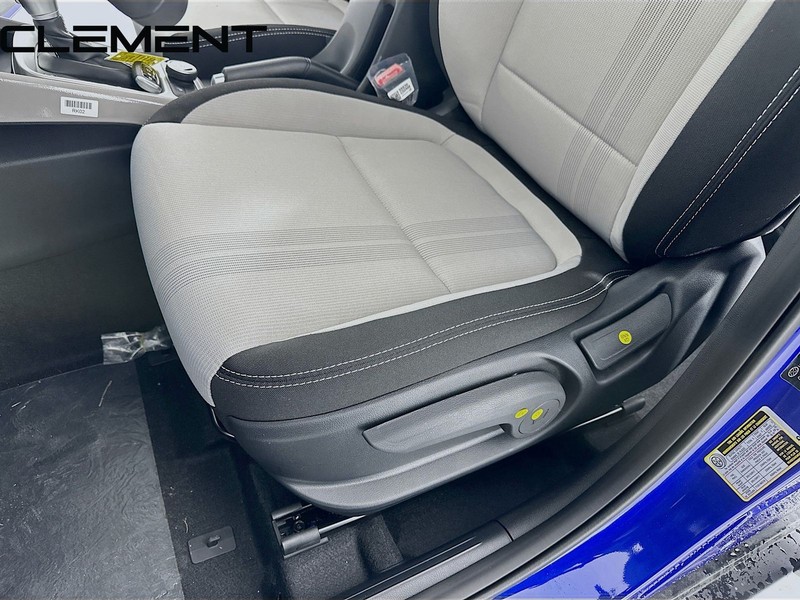 Hyundai Venue Vehicle Full-screen Gallery Image 29
