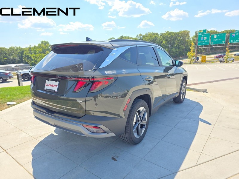 Hyundai Tucson Vehicle Full-screen Gallery Image 7