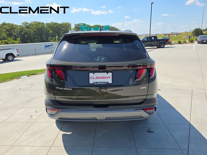 Hyundai Tucson Vehicle Full-screen Gallery Image 8