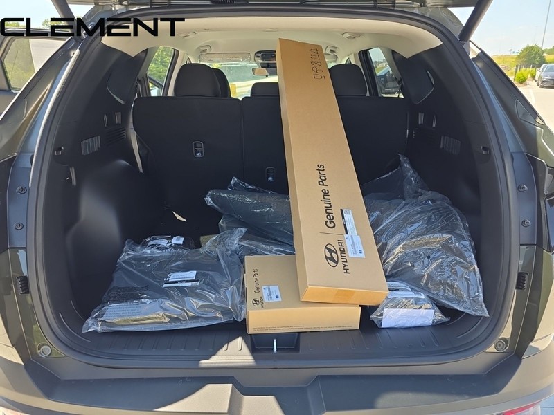 Hyundai Tucson Vehicle Full-screen Gallery Image 11