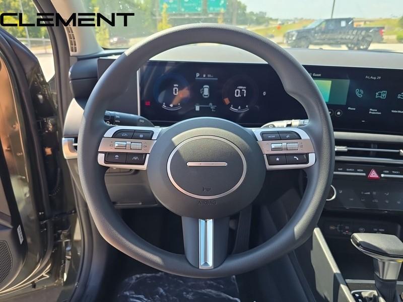 Hyundai Tucson Vehicle Full-screen Gallery Image 14