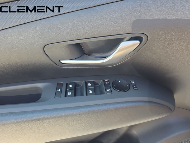 Hyundai Tucson Vehicle Full-screen Gallery Image 28