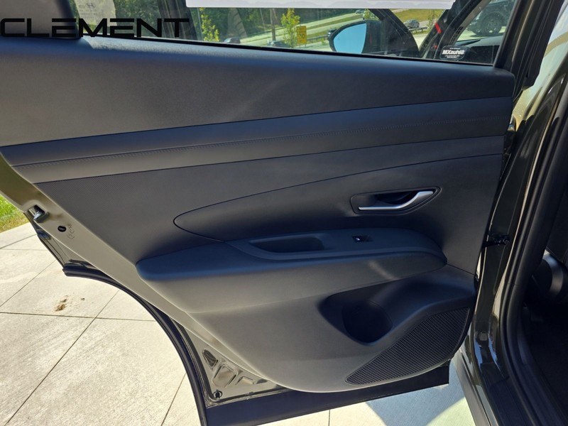 Hyundai Tucson Vehicle Full-screen Gallery Image 33