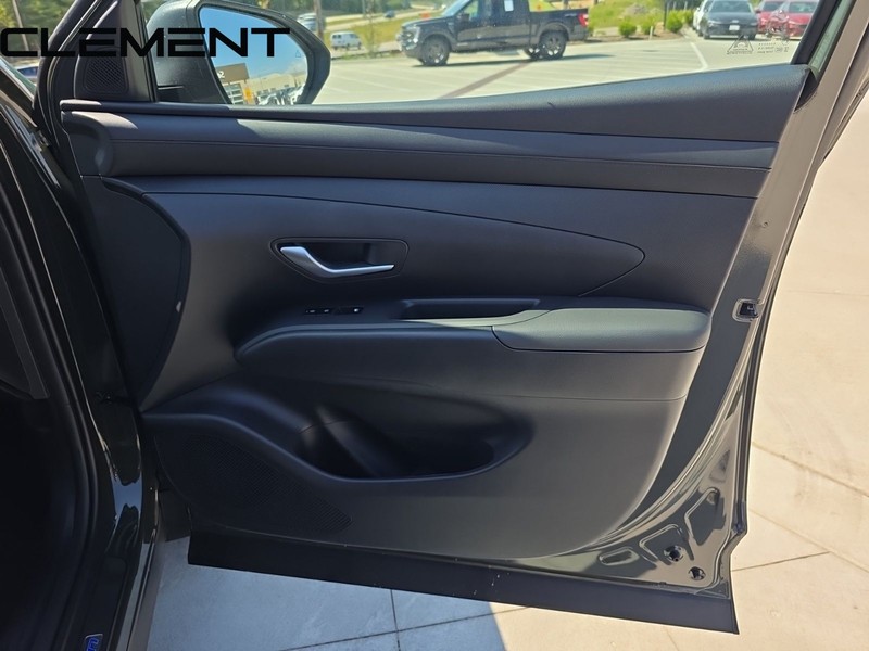 Hyundai Tucson Vehicle Full-screen Gallery Image 38
