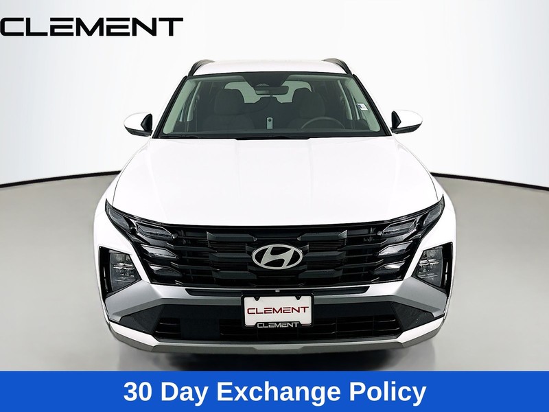 Hyundai Tucson Vehicle Full-screen Gallery Image 3