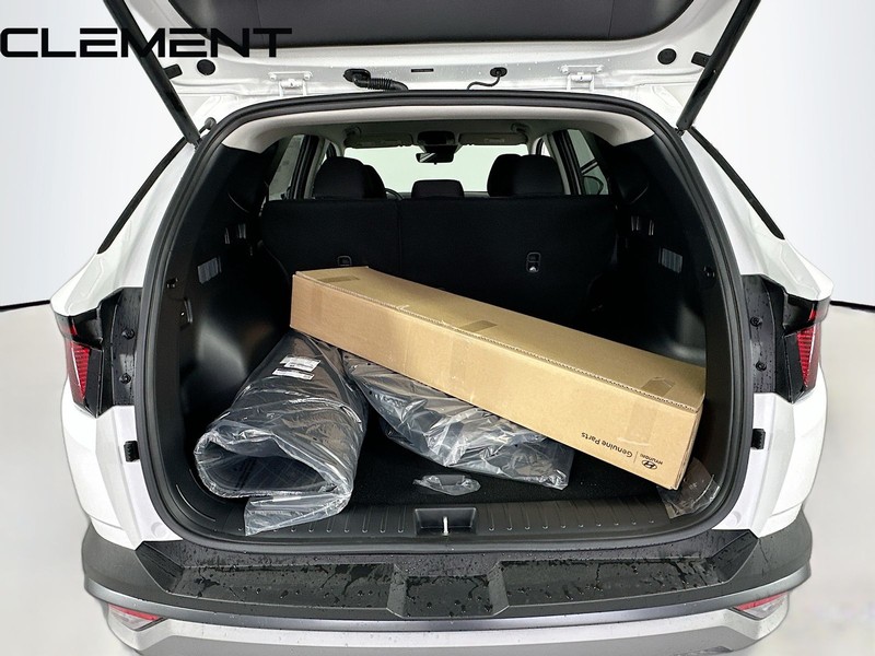 Hyundai Tucson Vehicle Full-screen Gallery Image 11