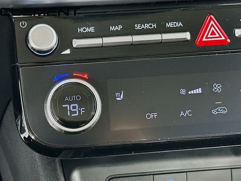 Hyundai Tucson Vehicle Full-screen Gallery Image 23