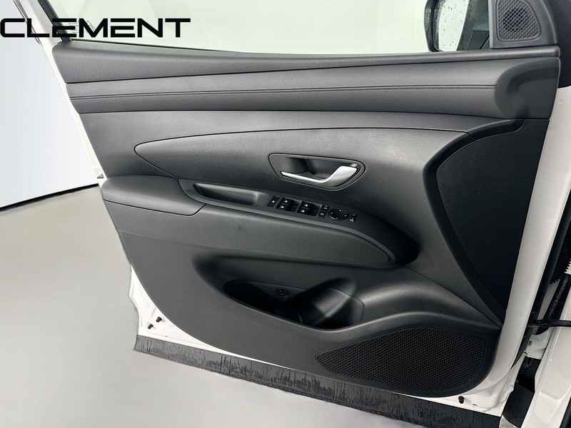 Hyundai Tucson Vehicle Full-screen Gallery Image 27