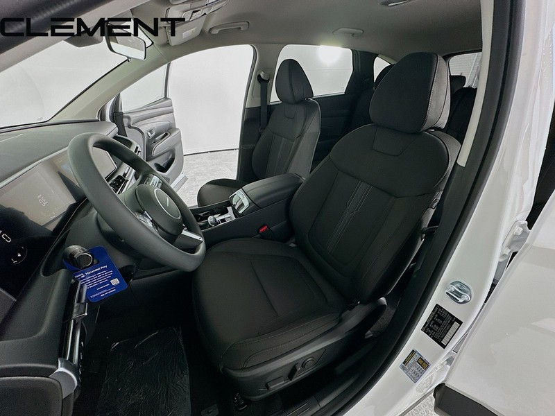 Hyundai Tucson Vehicle Full-screen Gallery Image 29