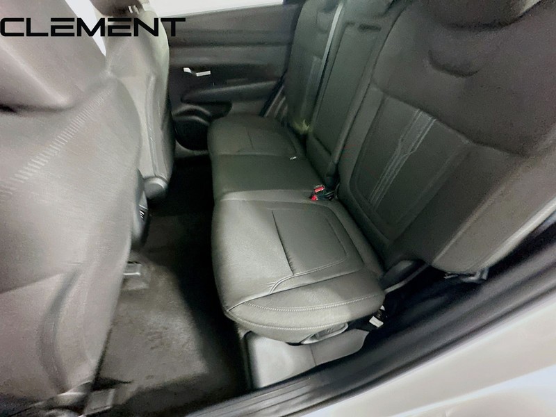 Hyundai Tucson Vehicle Full-screen Gallery Image 32