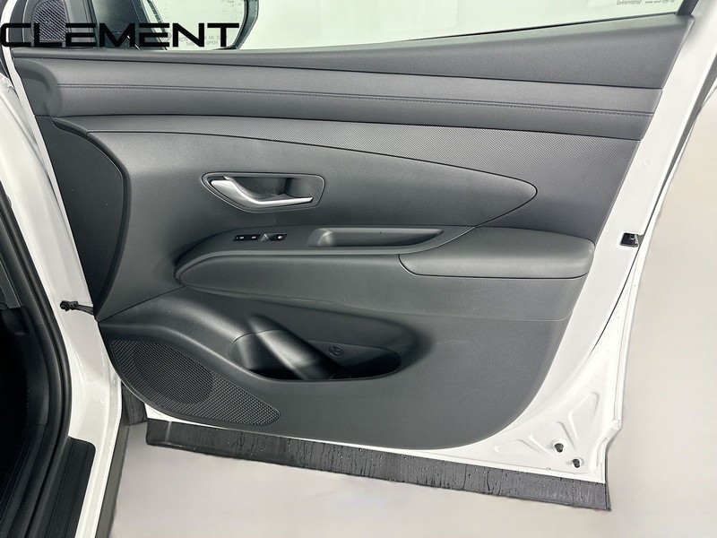 Hyundai Tucson Vehicle Full-screen Gallery Image 35