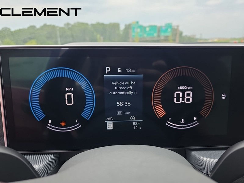 Hyundai Sonata Vehicle Full-screen Gallery Image 17