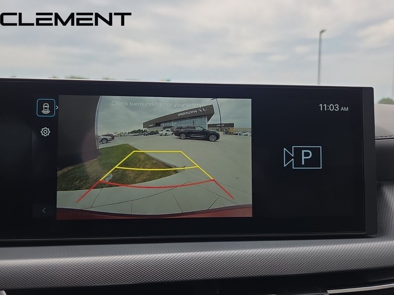 Hyundai Sonata Vehicle Full-screen Gallery Image 20