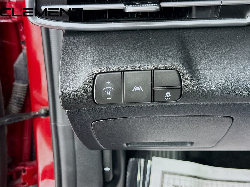 Hyundai Elantra Vehicle Full-screen Gallery Image 13