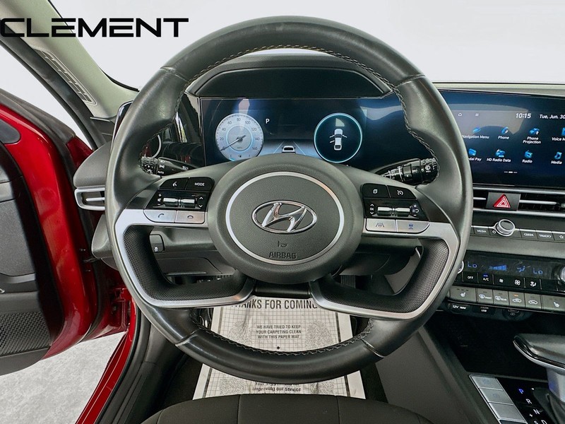 Hyundai Elantra Vehicle Full-screen Gallery Image 14