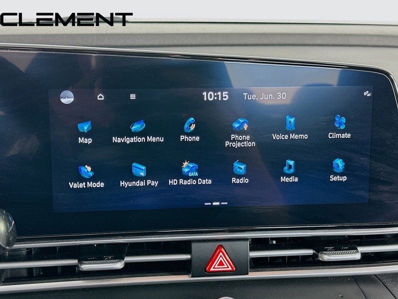 Hyundai Elantra Vehicle Full-screen Gallery Image 19