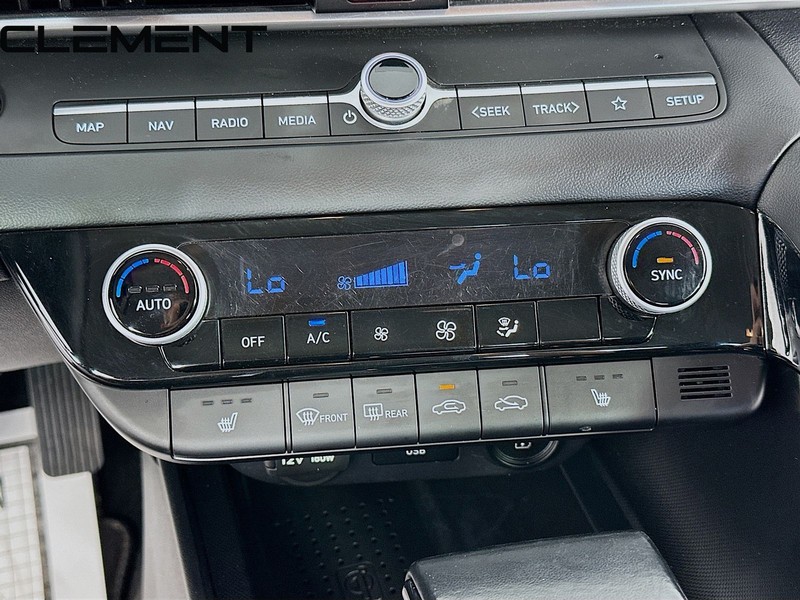 Hyundai Elantra Vehicle Full-screen Gallery Image 22