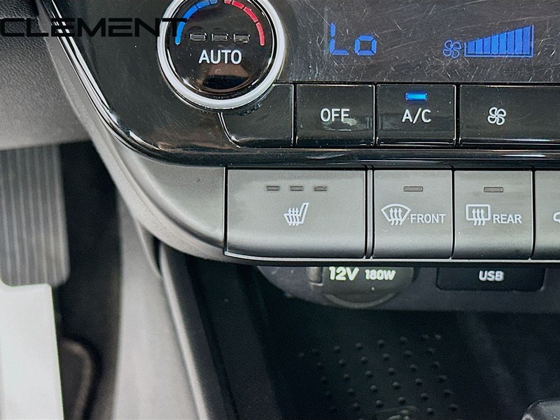 Hyundai Elantra Vehicle Full-screen Gallery Image 23