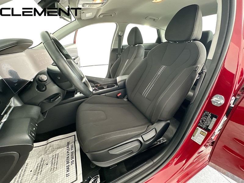 Hyundai Elantra Vehicle Full-screen Gallery Image 29