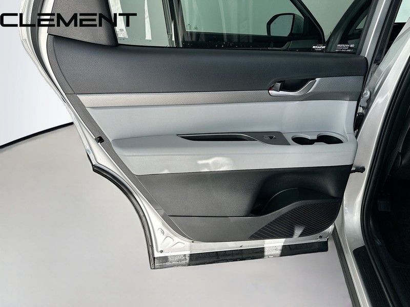 Hyundai Palisade Vehicle Full-screen Gallery Image 30