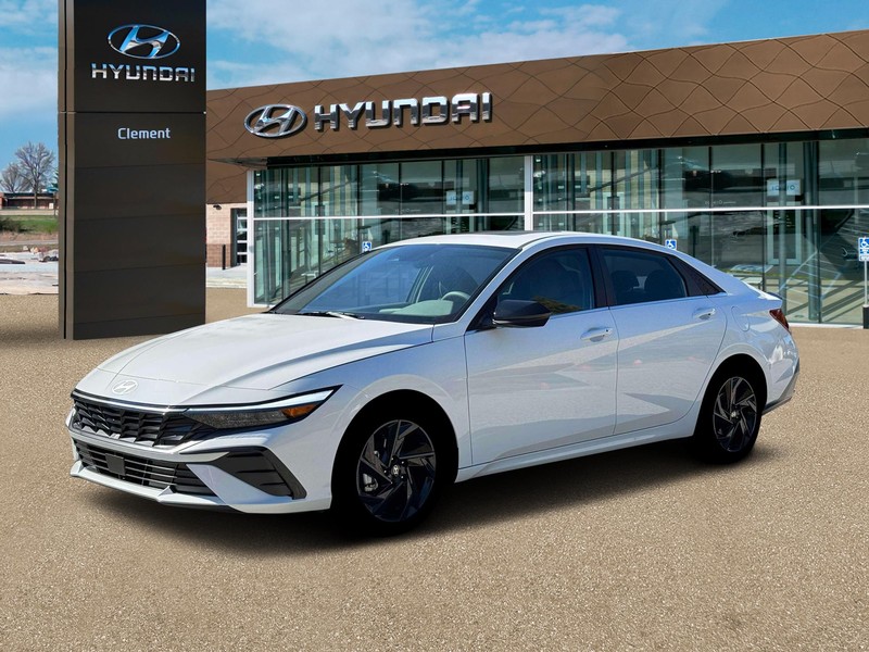 Hyundai Elantra Vehicle Full-screen Gallery Image 2