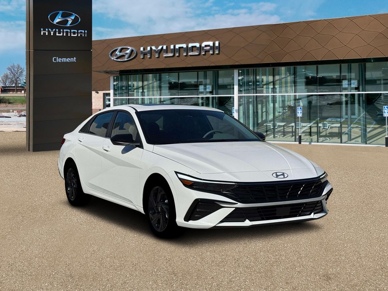 Hyundai Elantra Vehicle Full-screen Gallery Image 11
