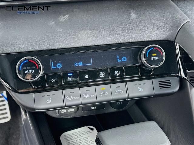 Hyundai Elantra Vehicle Full-screen Gallery Image 19