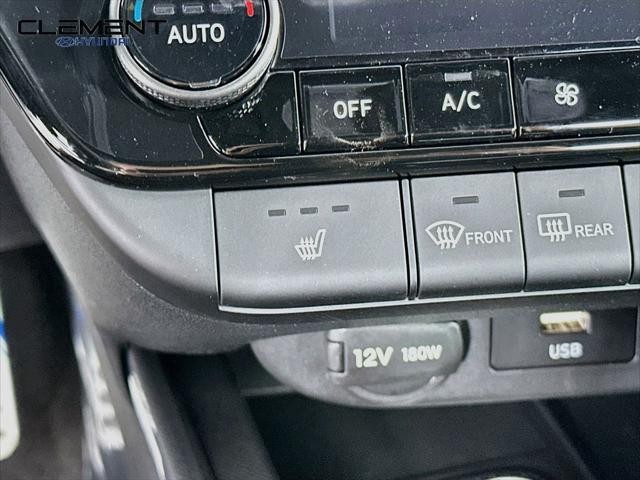 Hyundai Elantra Vehicle Full-screen Gallery Image 20