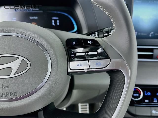 Hyundai Elantra Vehicle Full-screen Gallery Image 15