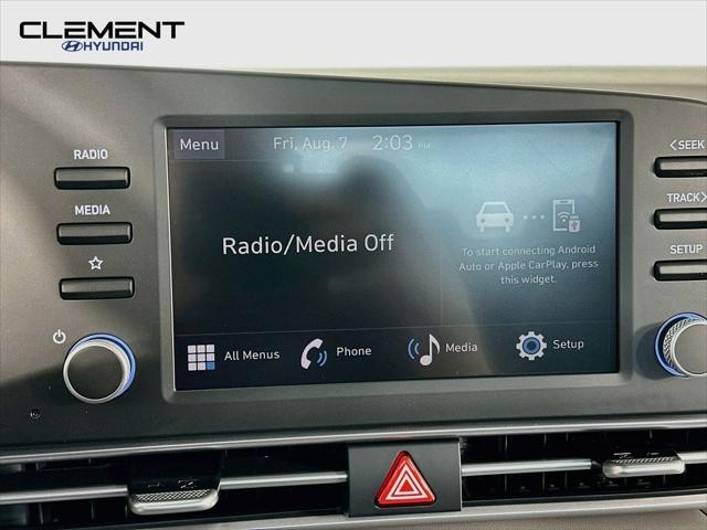 Hyundai Elantra Vehicle Full-screen Gallery Image 17