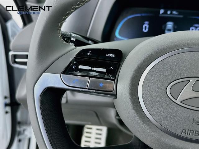 Hyundai Elantra Vehicle Full-screen Gallery Image 14