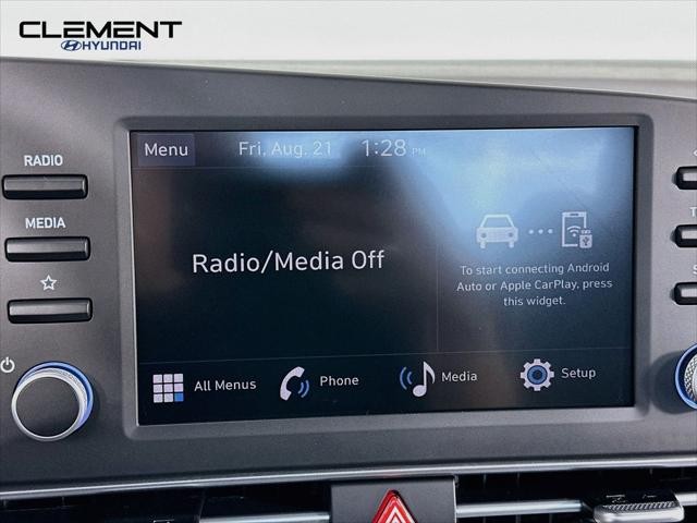 Hyundai Elantra Vehicle Full-screen Gallery Image 17