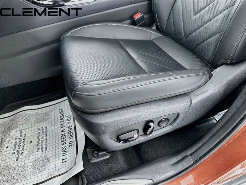 Lexus NX Vehicle Full-screen Gallery Image 29