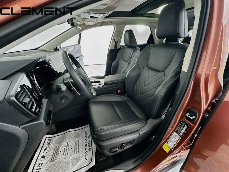 Lexus NX Vehicle Full-screen Gallery Image 30