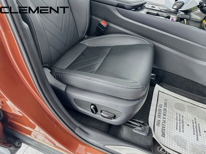 Lexus NX Vehicle Full-screen Gallery Image 34