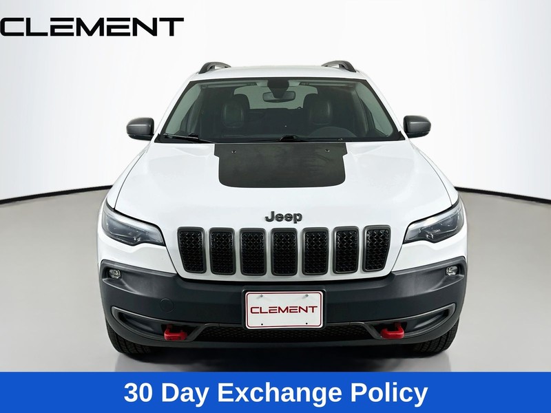 Jeep Cherokee Vehicle Full-screen Gallery Image 3