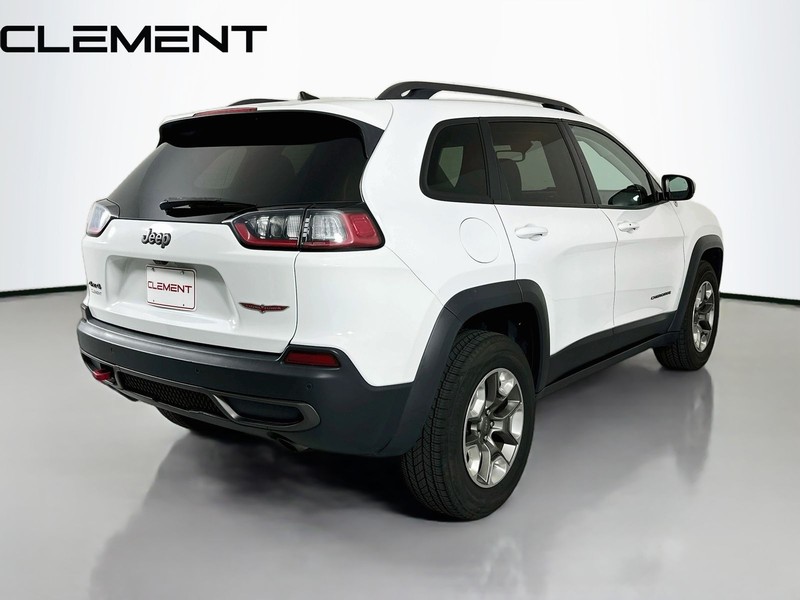 Jeep Cherokee Vehicle Full-screen Gallery Image 7