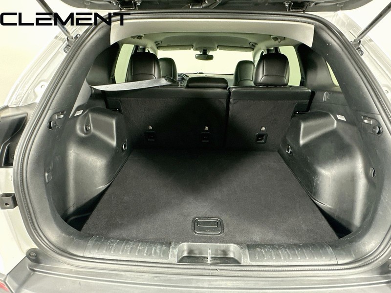 Jeep Cherokee Vehicle Full-screen Gallery Image 11
