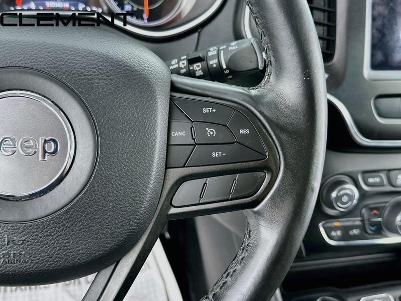 Jeep Cherokee Vehicle Full-screen Gallery Image 17
