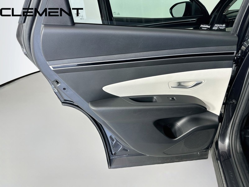 Hyundai Tucson Vehicle Image 29
