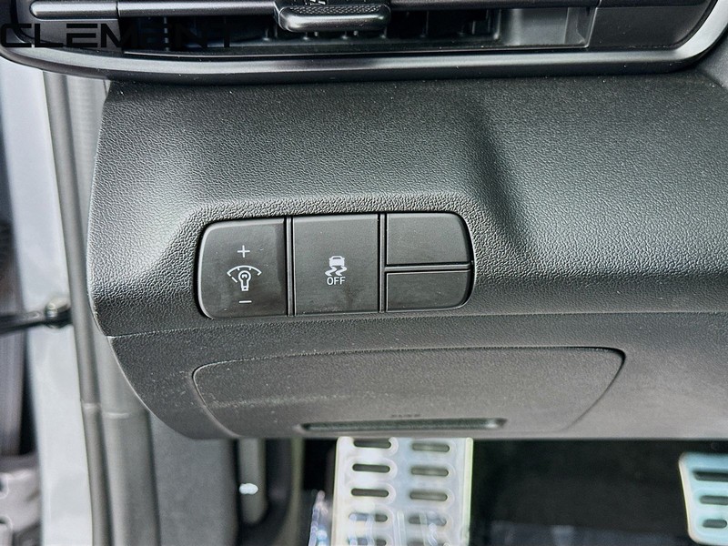 Hyundai Elantra Vehicle Image 13